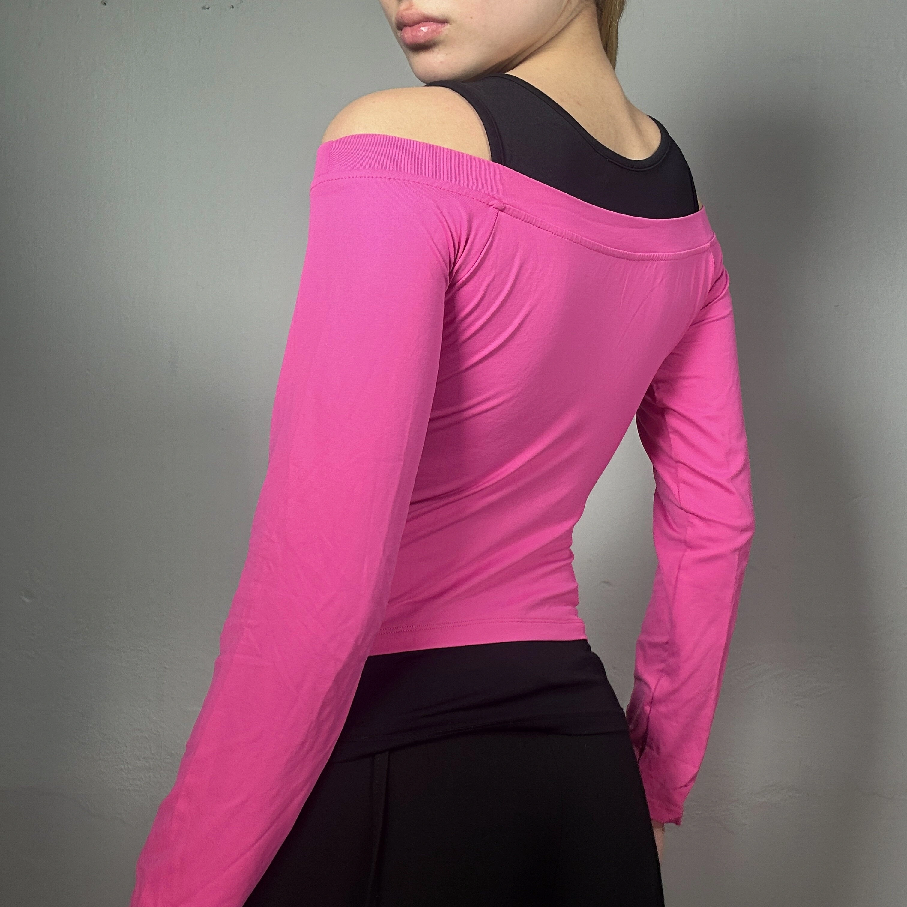 Roze jaren 90 schattig off-shoulder topje, lange mouwen, vintage stijl, maat S, perfect voor een zonnige dag!